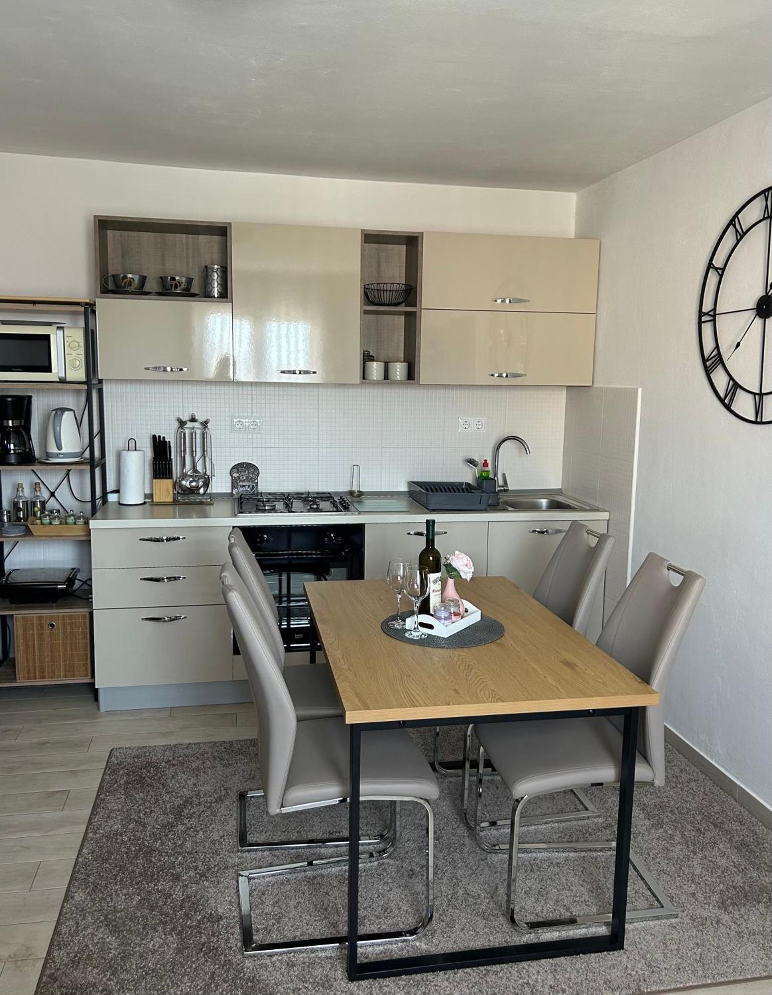 Apartment Salov تروغير المظهر الخارجي الصورة